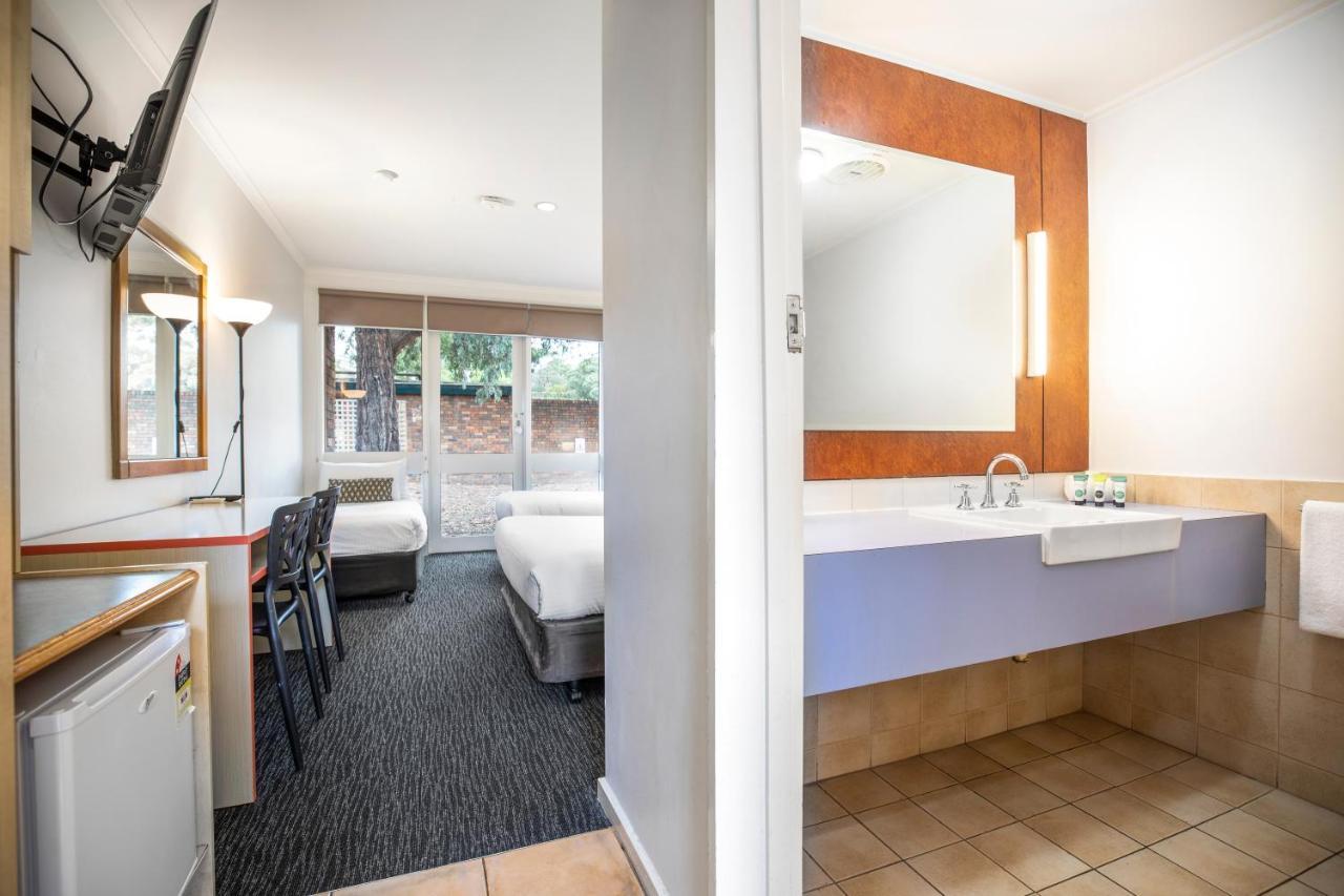 Burvale Hotel Nunawading Buitenkant foto
