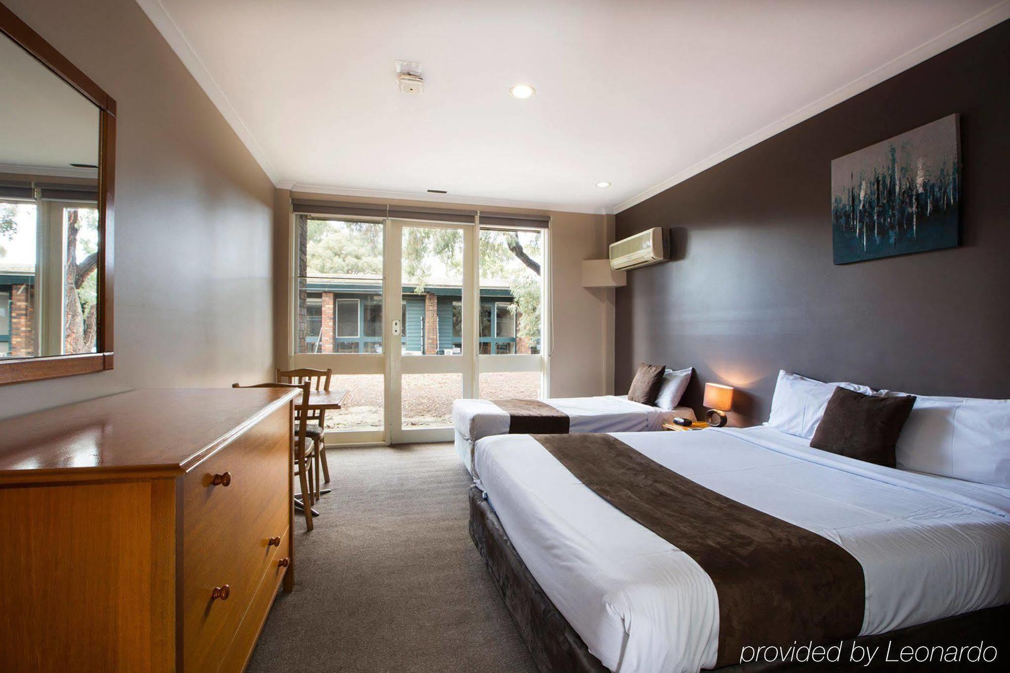 Burvale Hotel Nunawading Buitenkant foto