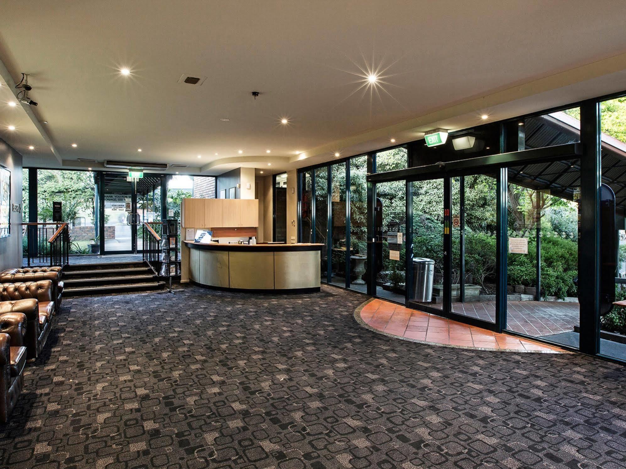 Burvale Hotel Nunawading Buitenkant foto