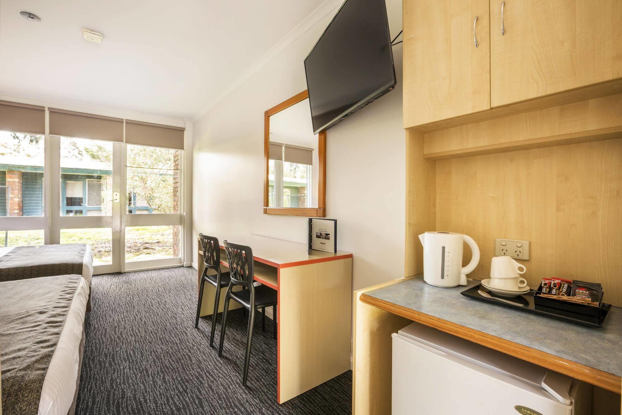 Burvale Hotel Nunawading Buitenkant foto